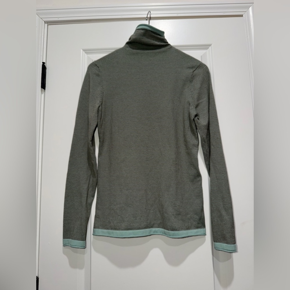 Women’s Duluth Trading Co Green Turtleneck - Small